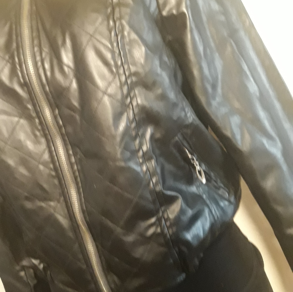 Covington Medium Leather Jacket - image 4